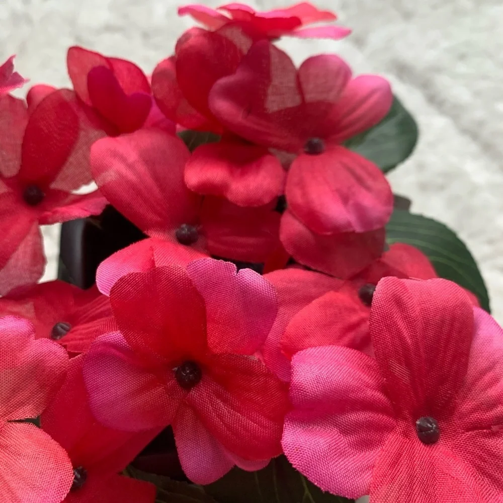 Bright Pink Mini Faux Floral Summer Spring Plant in Black Vase NEW